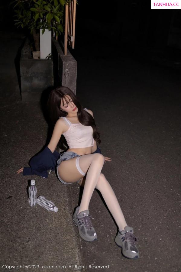 鱼子酱fish  [XiuRen]高清写真图 2023.12.15 No.7817 鱼子酱Fish 丝袜美腿第5张图片